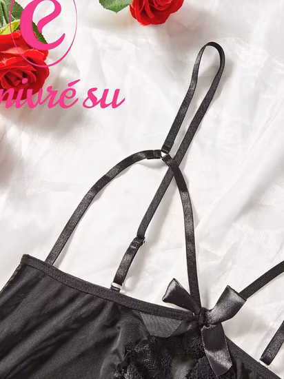 Nouveau style quatre pièces de sous-vêtements pour femmes Lingerie en dentelle brodée Lingerie sexy pour femmes